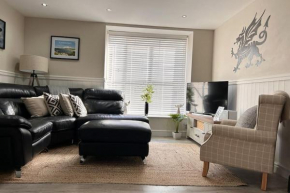 3 Bedroom Cottage in Conwy with Parking Sleeps 4